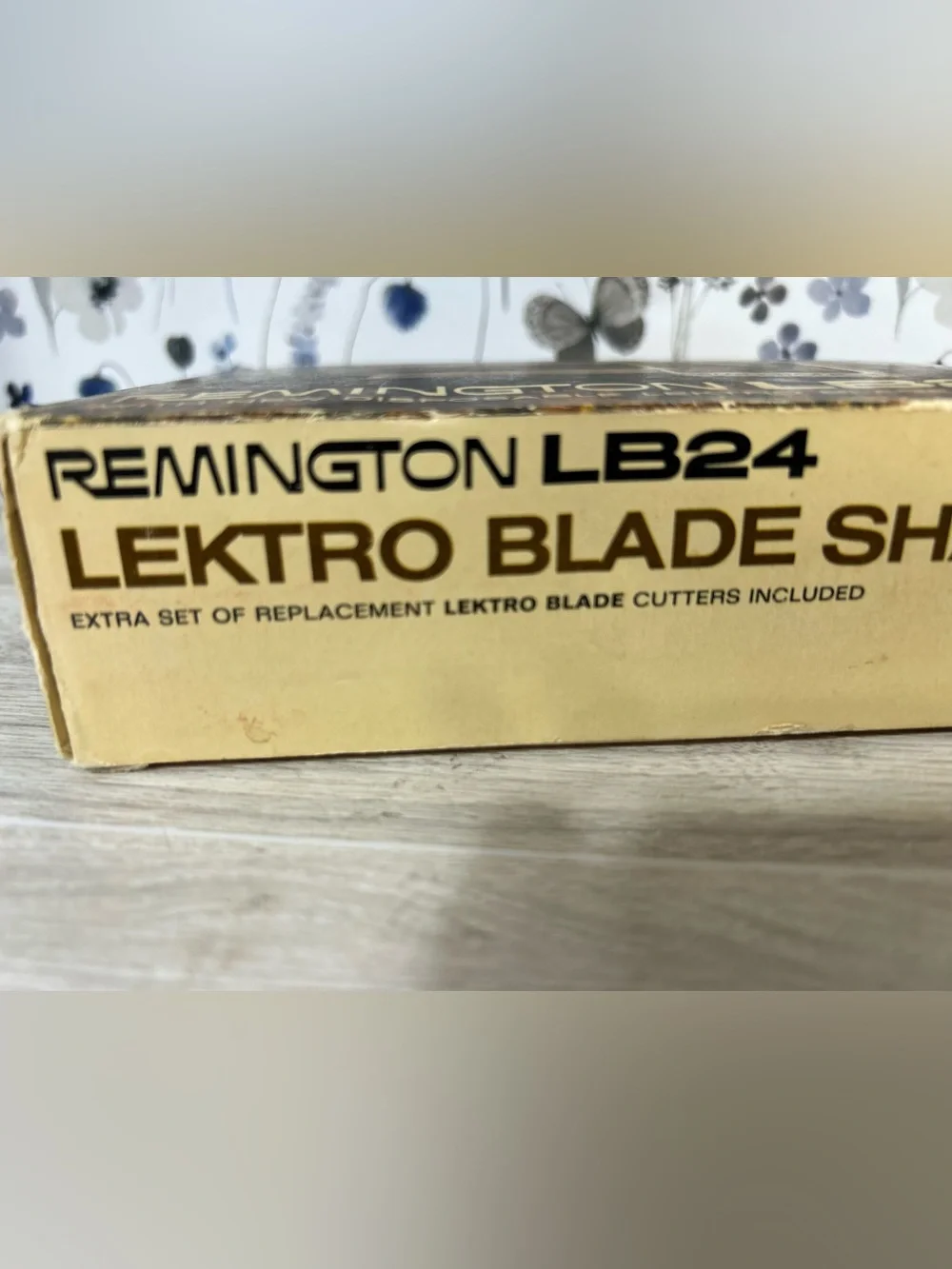Vintage 1971 Remington LB24 Lektro Blade Shaver Set